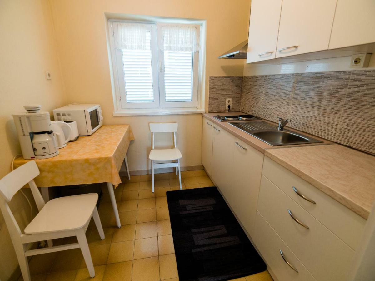 Appartement 689 Banjol Extérieur photo